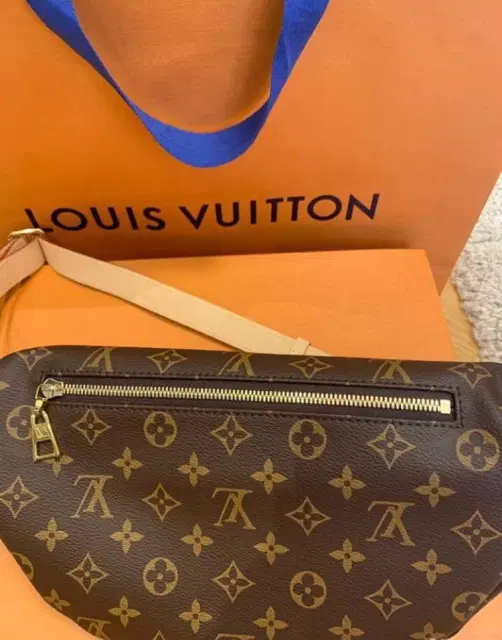 Find Håndtaske Louis Vuitton - Odense på DBA - køb og salg af nyt og brugt